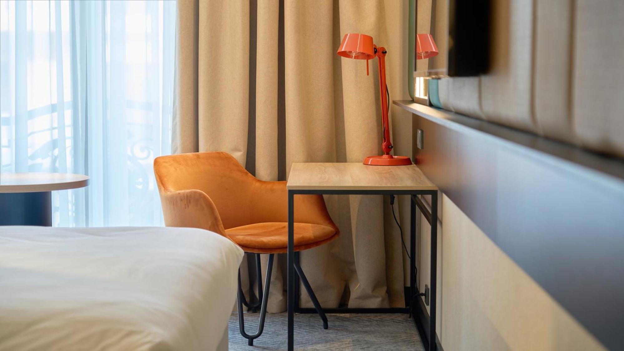 Holiday Inn Tashkent City By Ihg Exterior foto